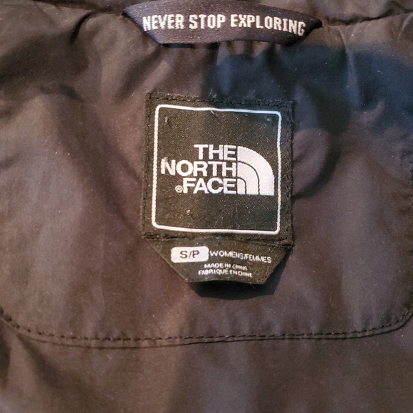 The North Face Women's 3 in 1 mid length jacket Black with Silver hardware - Picture 4 of 4